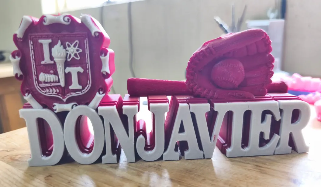 Nombre 3D con escudo y figura – impresión 3D en PETG, Crogrid Saltillo